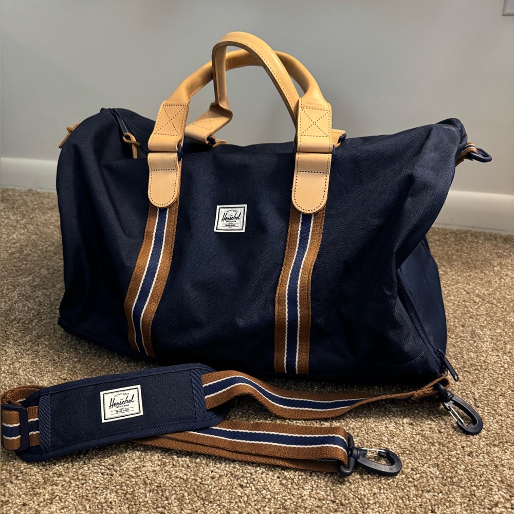 Herschel Supply Co. Novel Duffle 43L